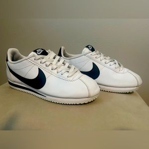 Size 8.5 Nike Cortez Black and White